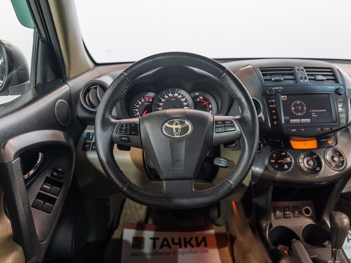 Toyota RAV4 2010 - фото автомобиля