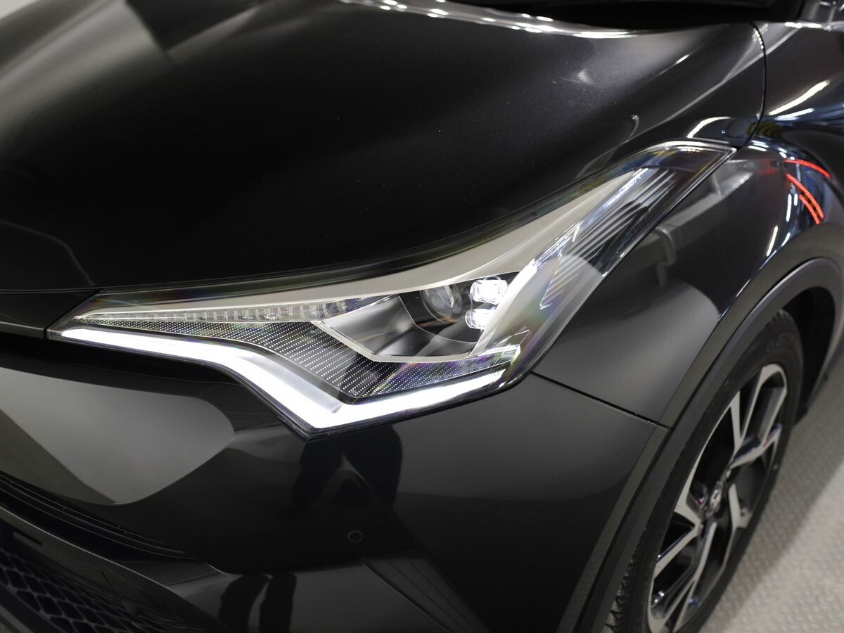 Toyota C-HR 2018 - фото автомобиля