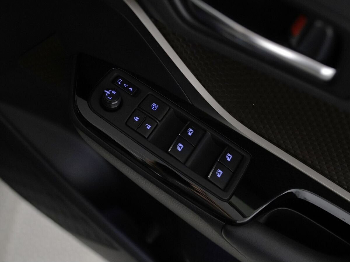 Toyota C-HR 2018 - фото автомобиля