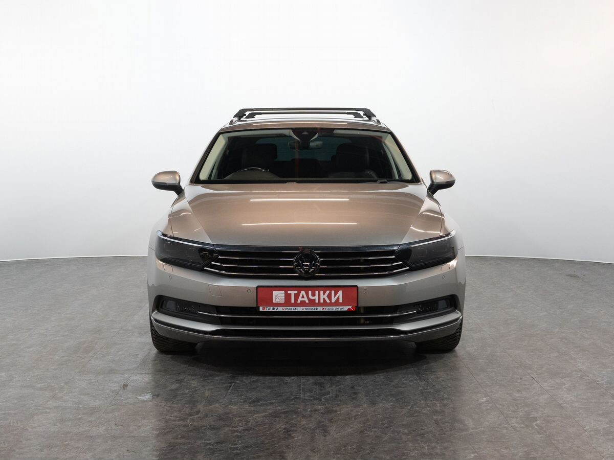 Volkswagen Passat Pro 2015 - фото автомобиля