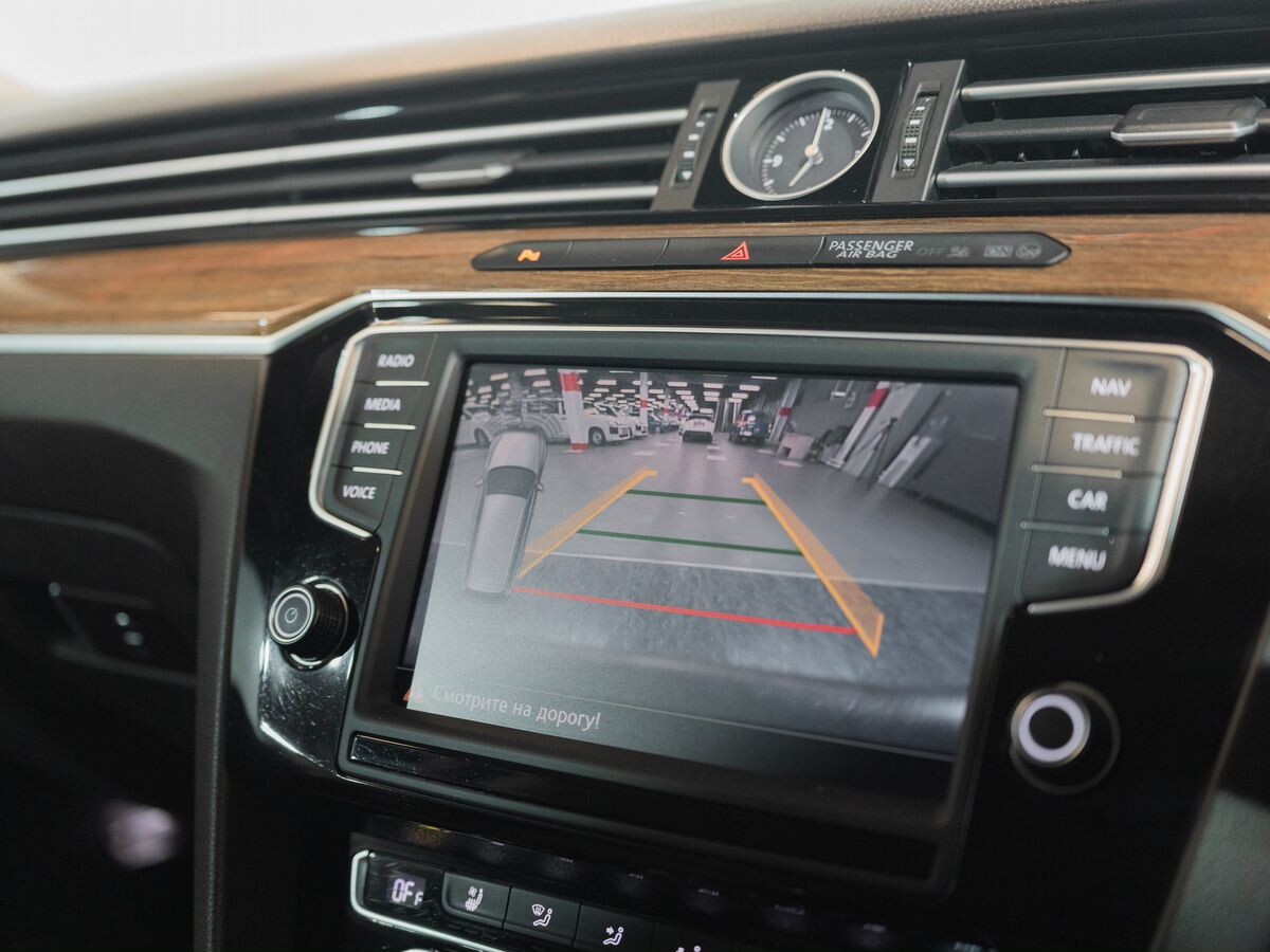 Volkswagen Passat Pro 2015 - фото автомобиля