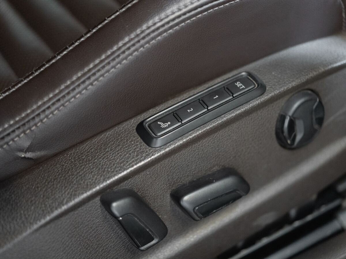 Volkswagen Passat Pro 2015 - фото автомобиля