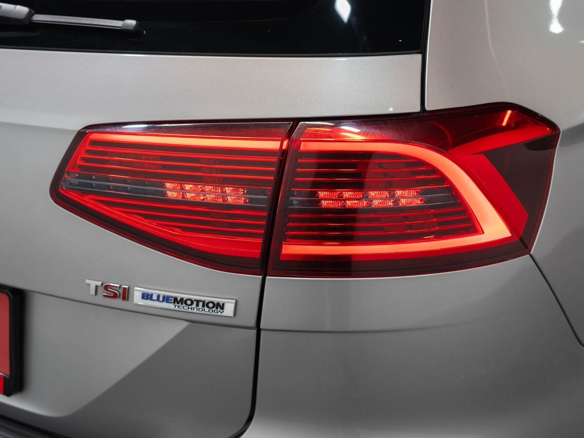 Volkswagen Passat Pro 2015 - фото автомобиля