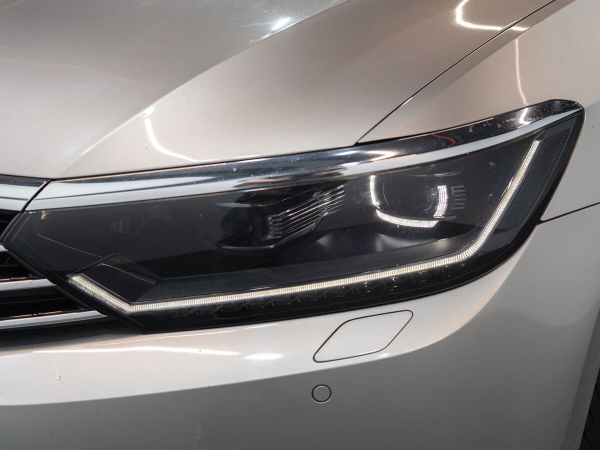 Volkswagen Passat Pro 2015 - фото автомобиля