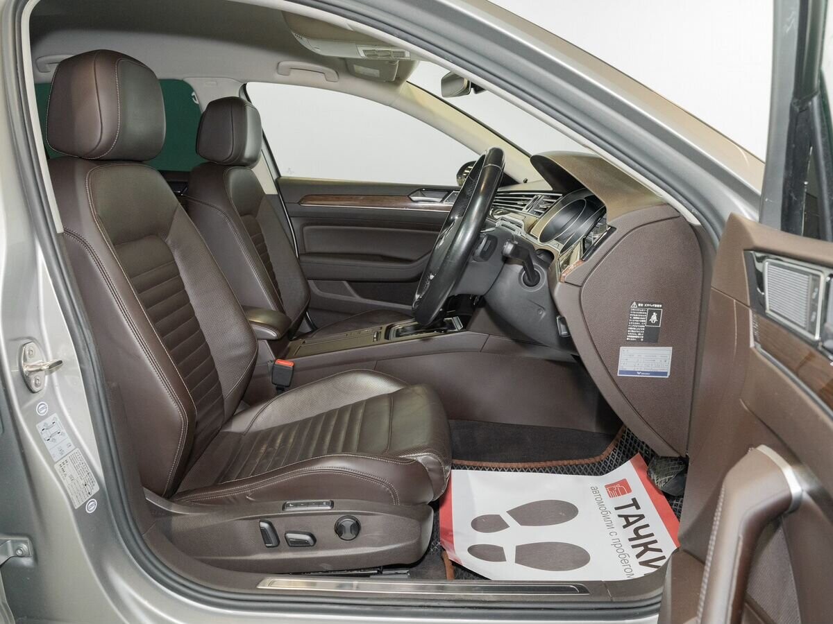 Volkswagen Passat Pro 2015 - фото автомобиля