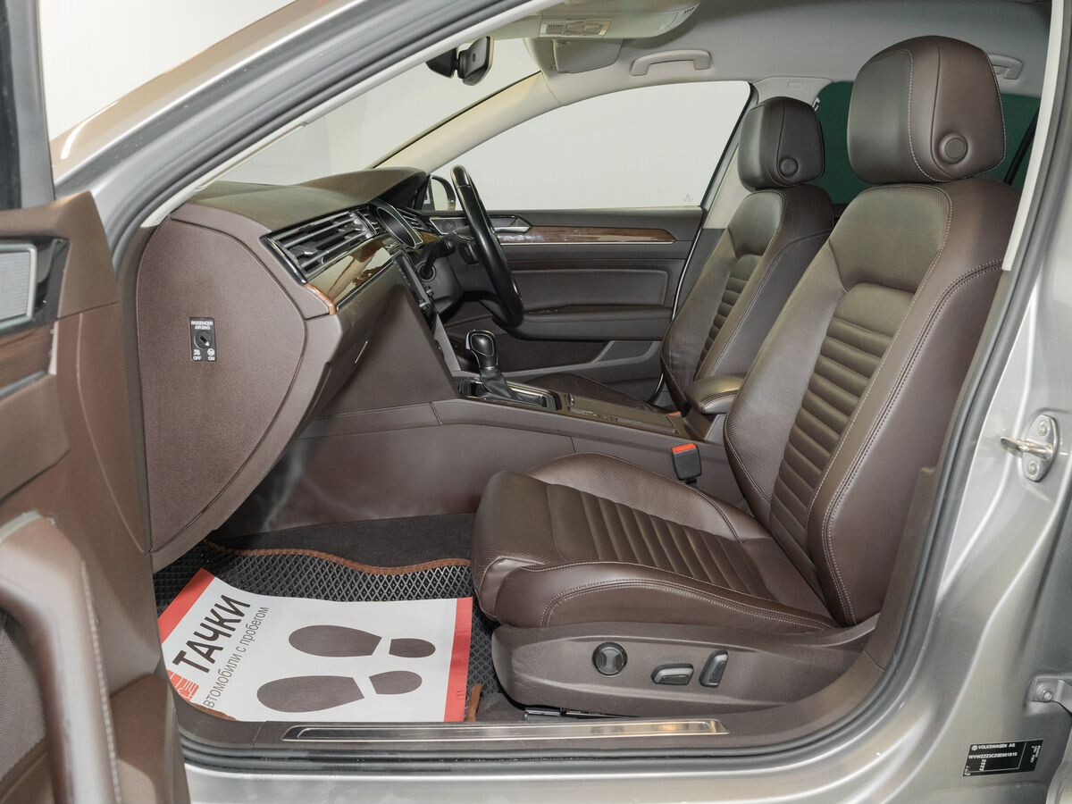 Volkswagen Passat Pro 2015 - фото автомобиля