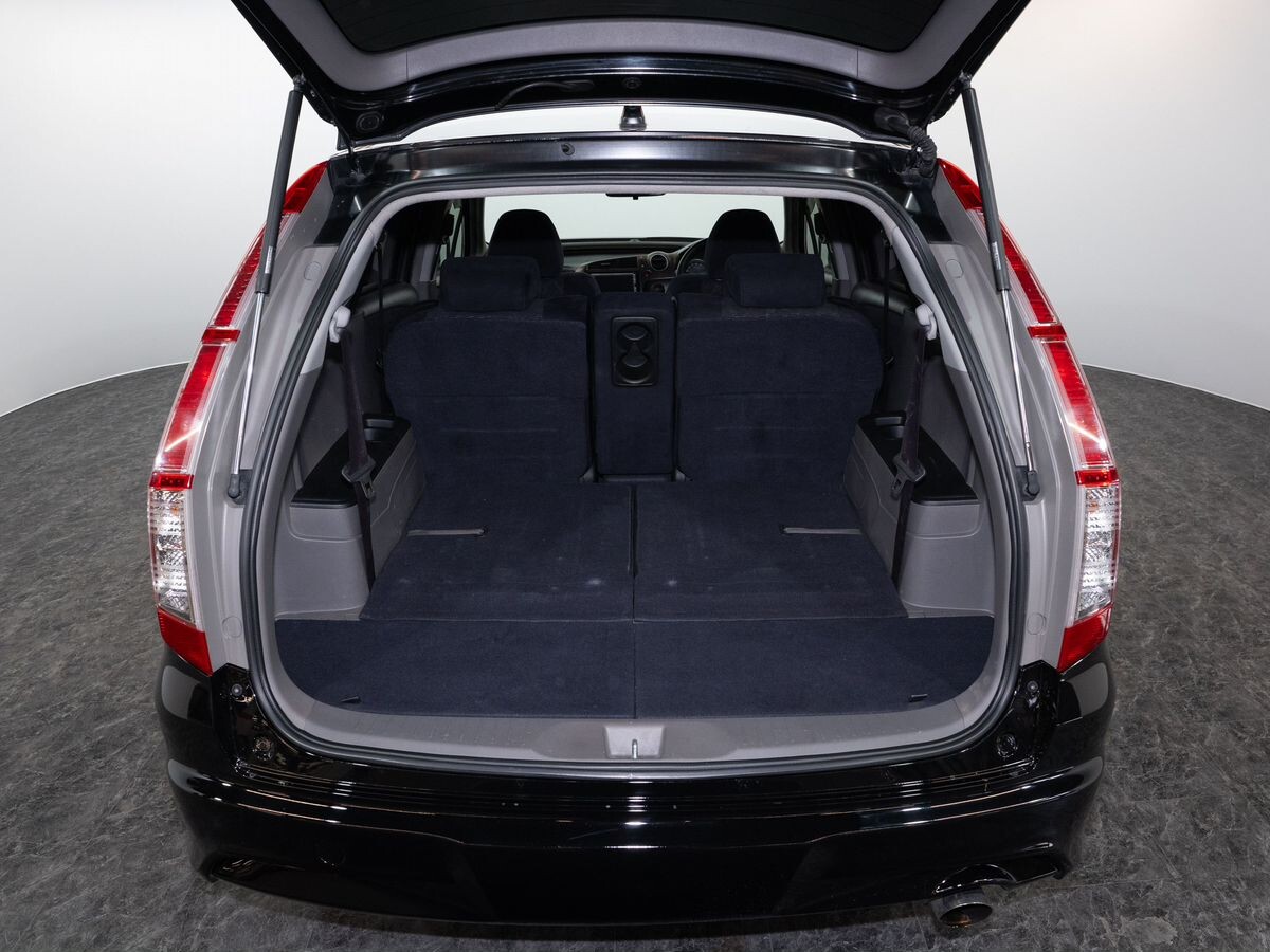 Honda Stream 2010 - фото автомобиля