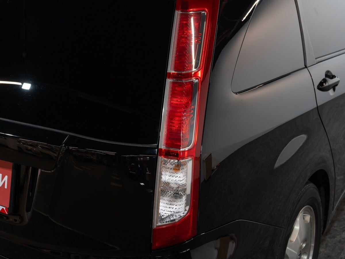 Honda Stream 2010 - фото автомобиля