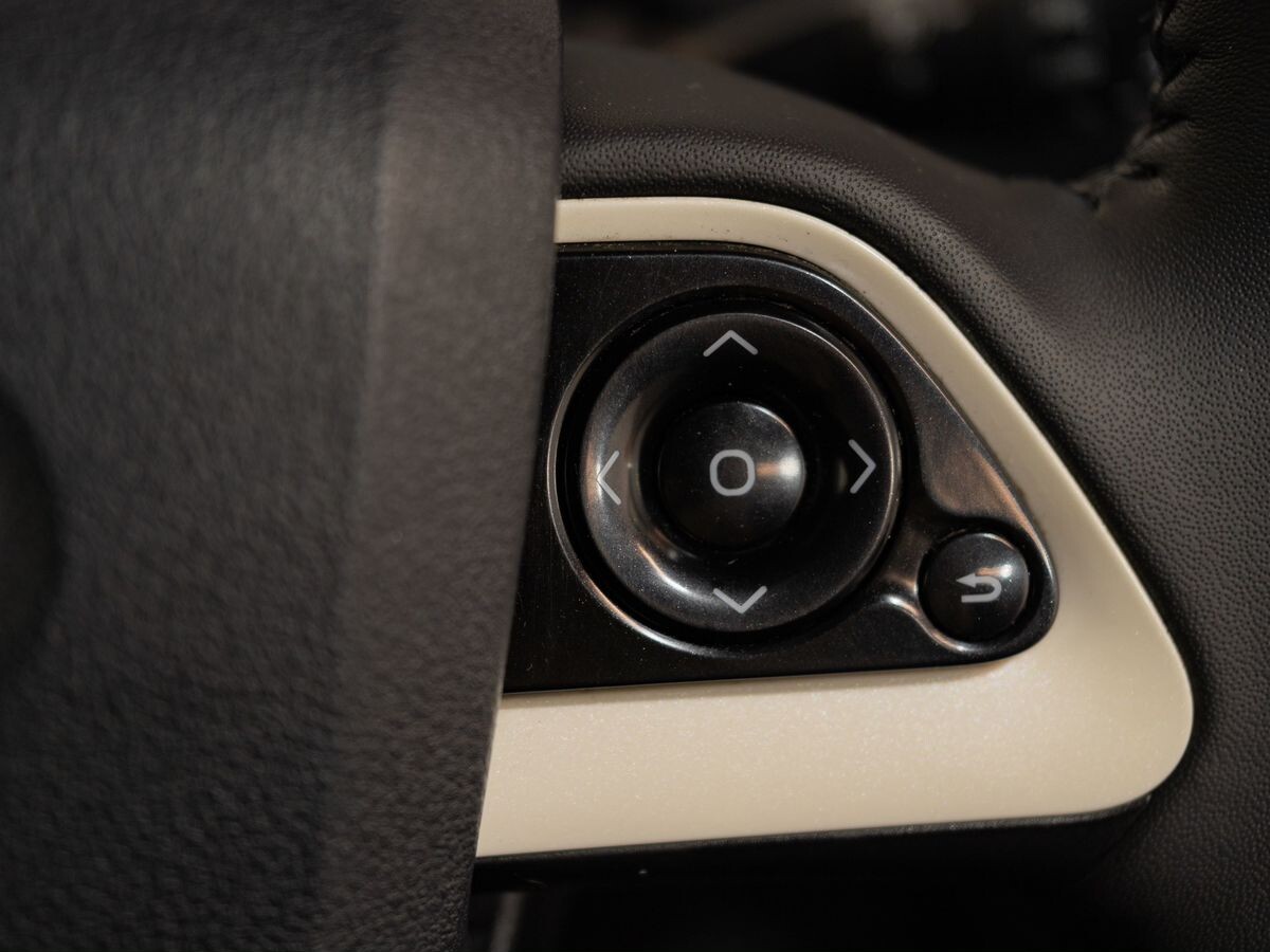 Toyota Prius 2016 - фото автомобиля