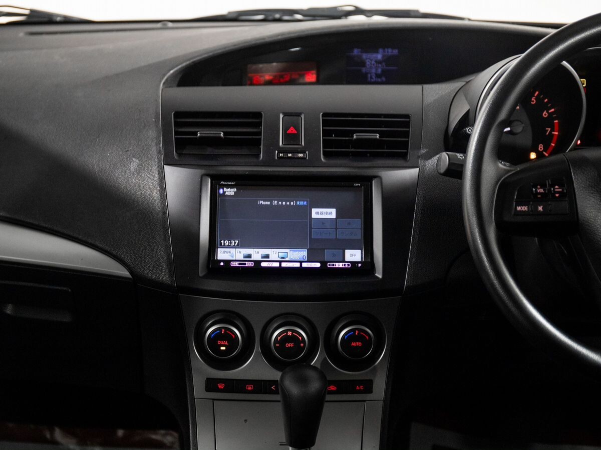 Mazda Axela 2009 - фото автомобиля