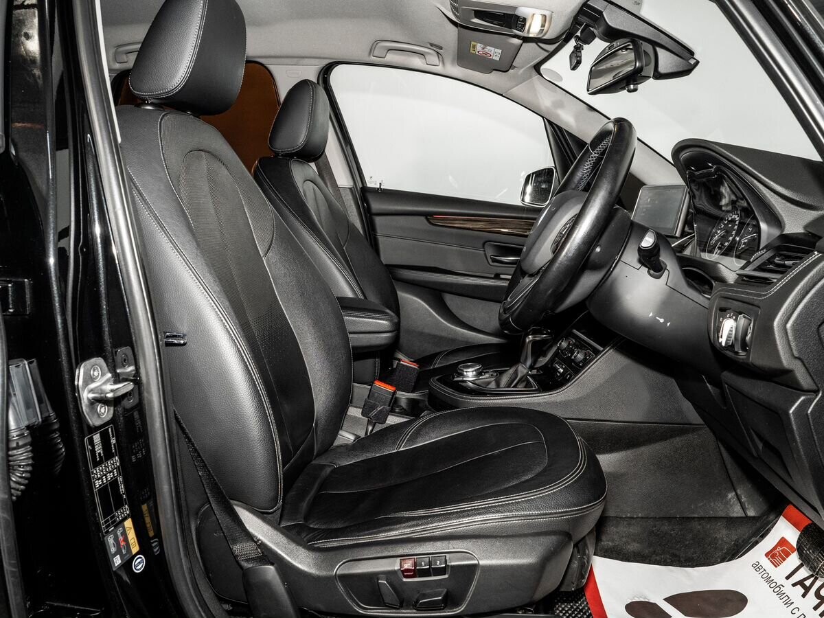 BMW 2-Series Active Tourer 2016 - фото автомобиля