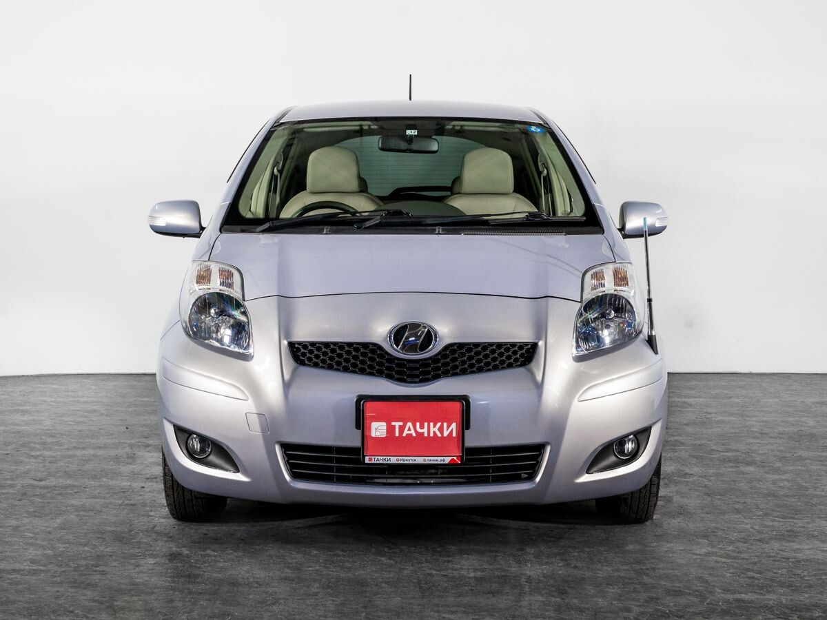 Toyota Vitz 2009 - фото автомобиля