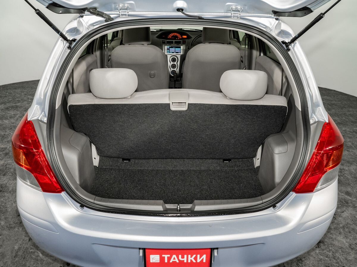 Toyota Vitz 2009 - фото автомобиля