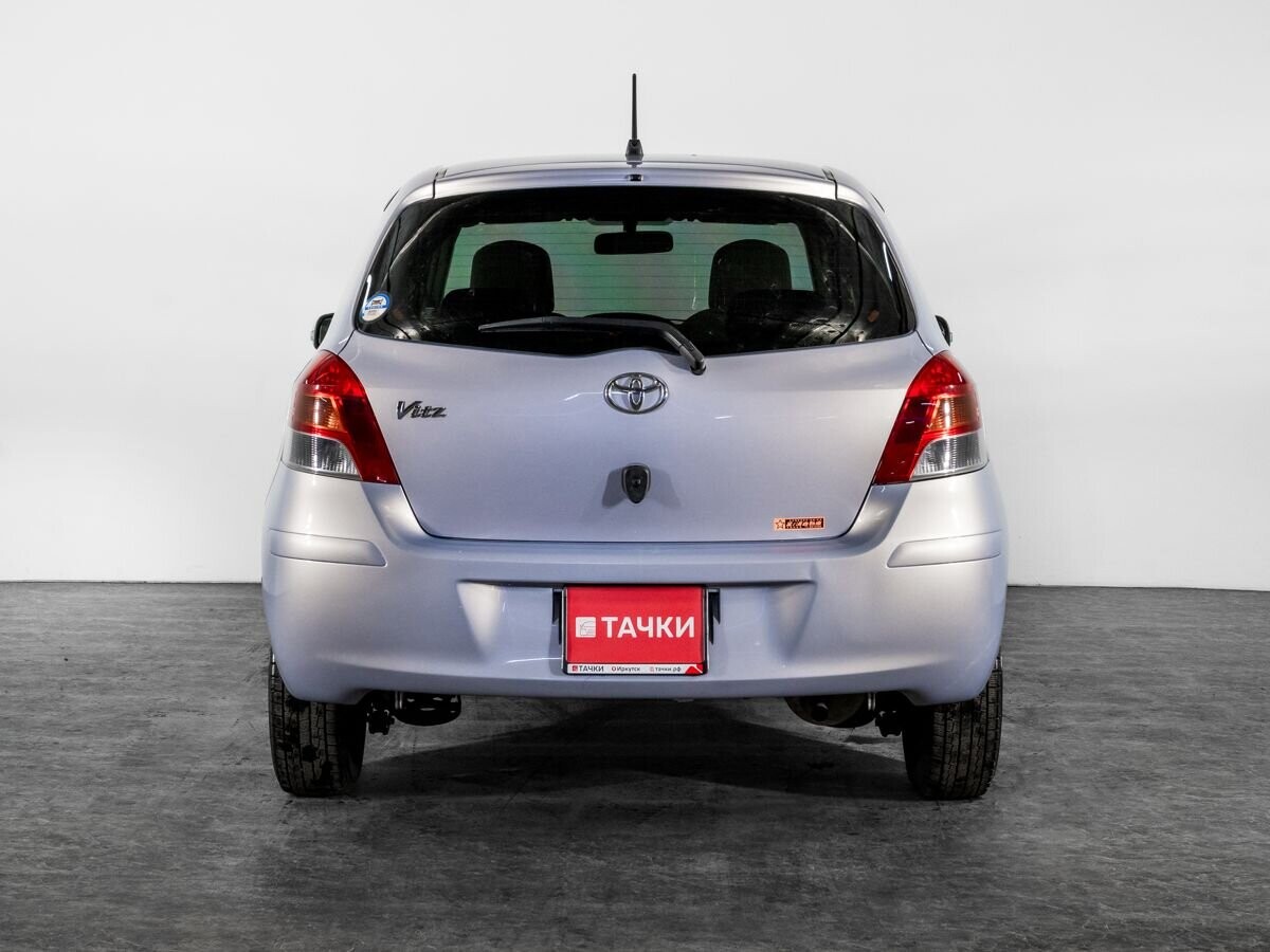 Toyota Vitz 2009 - фото автомобиля