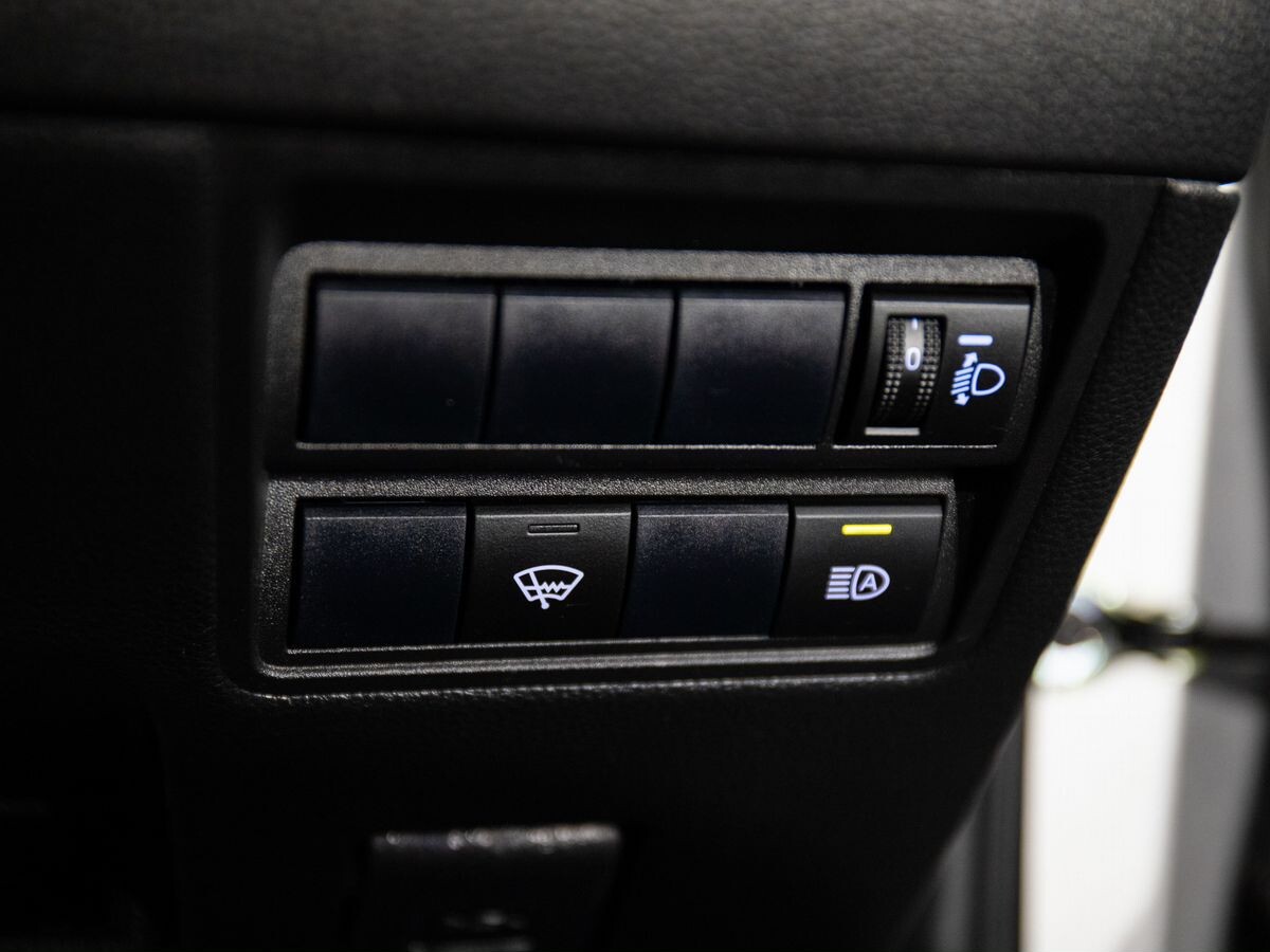 Toyota Yaris 2020 - фото автомобиля