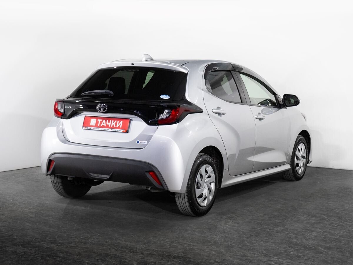 Toyota Yaris 2020 - фото автомобиля