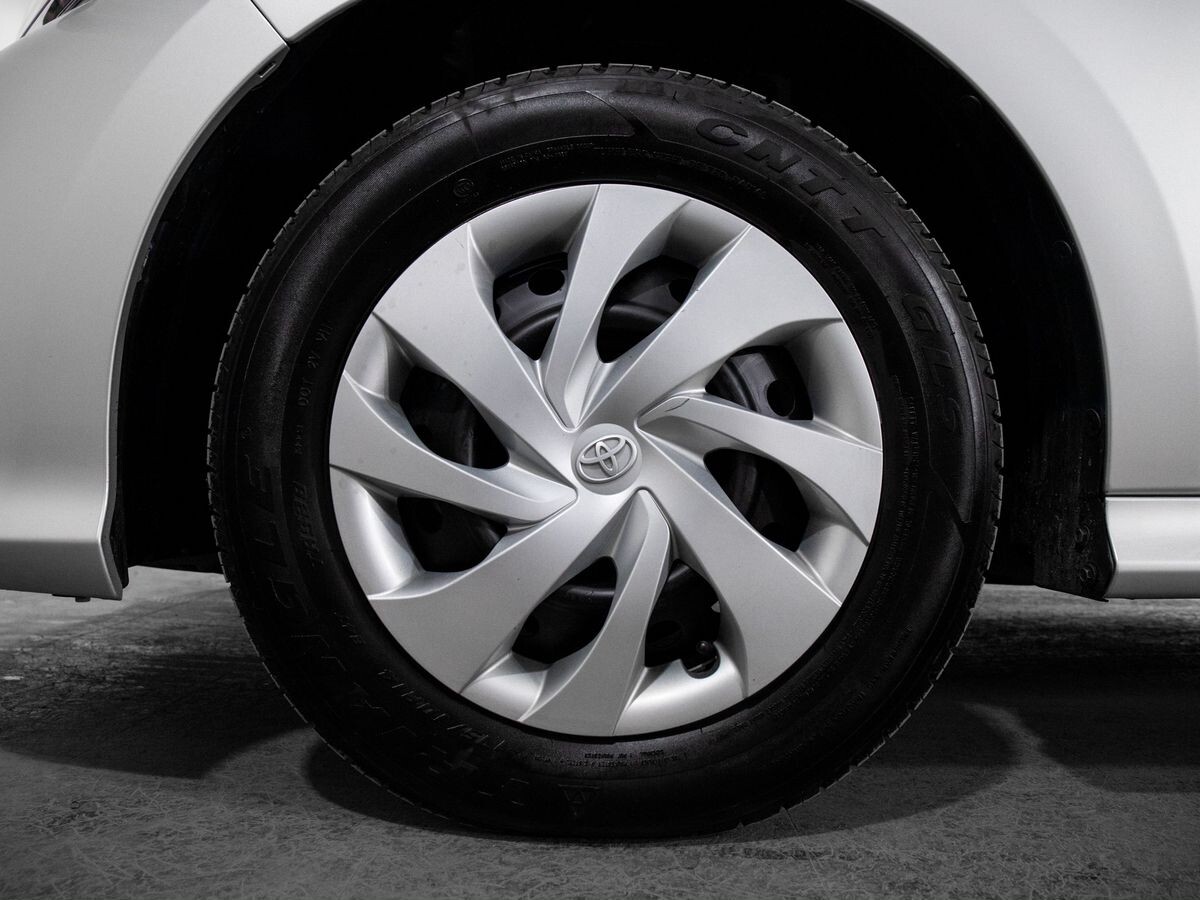 Toyota Yaris 2020 - фото автомобиля