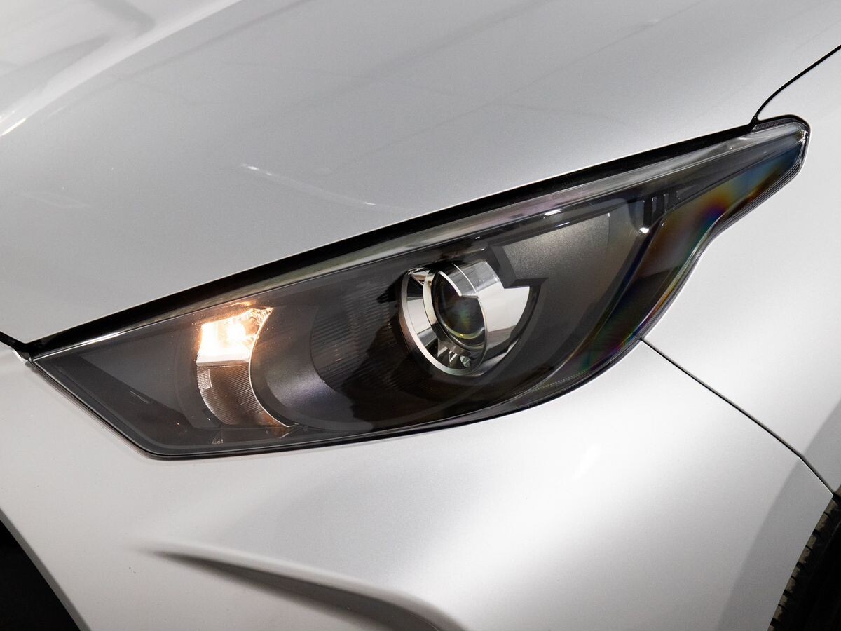 Toyota Yaris 2020 - фото автомобиля