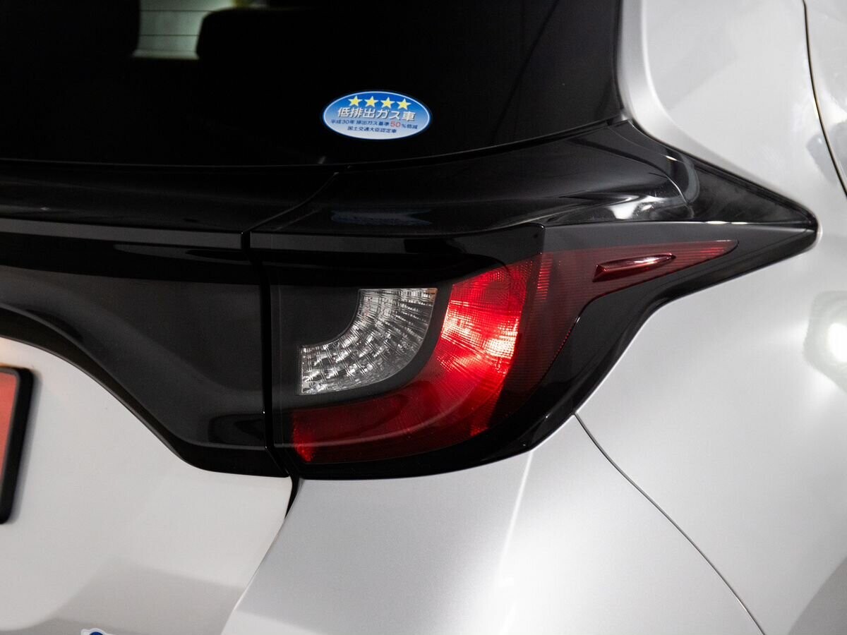 Toyota Yaris 2020 - фото автомобиля