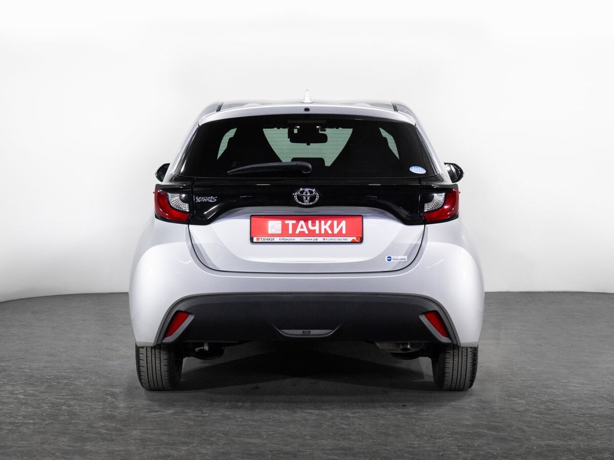 Toyota Yaris 2020 - фото автомобиля