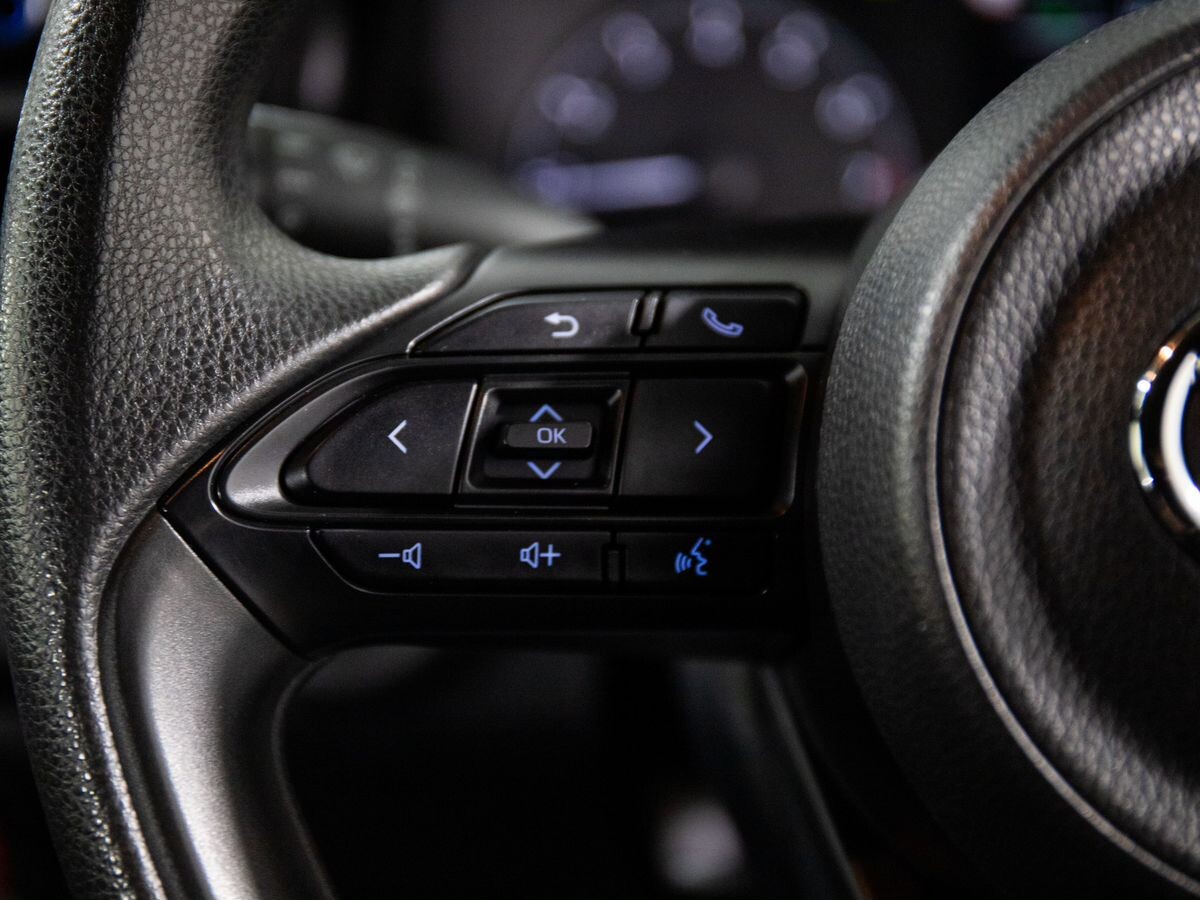 Toyota Yaris 2020 - фото автомобиля