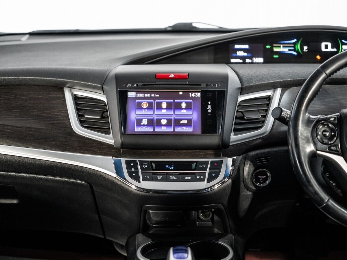 Honda Jade 2015 - фото автомобиля