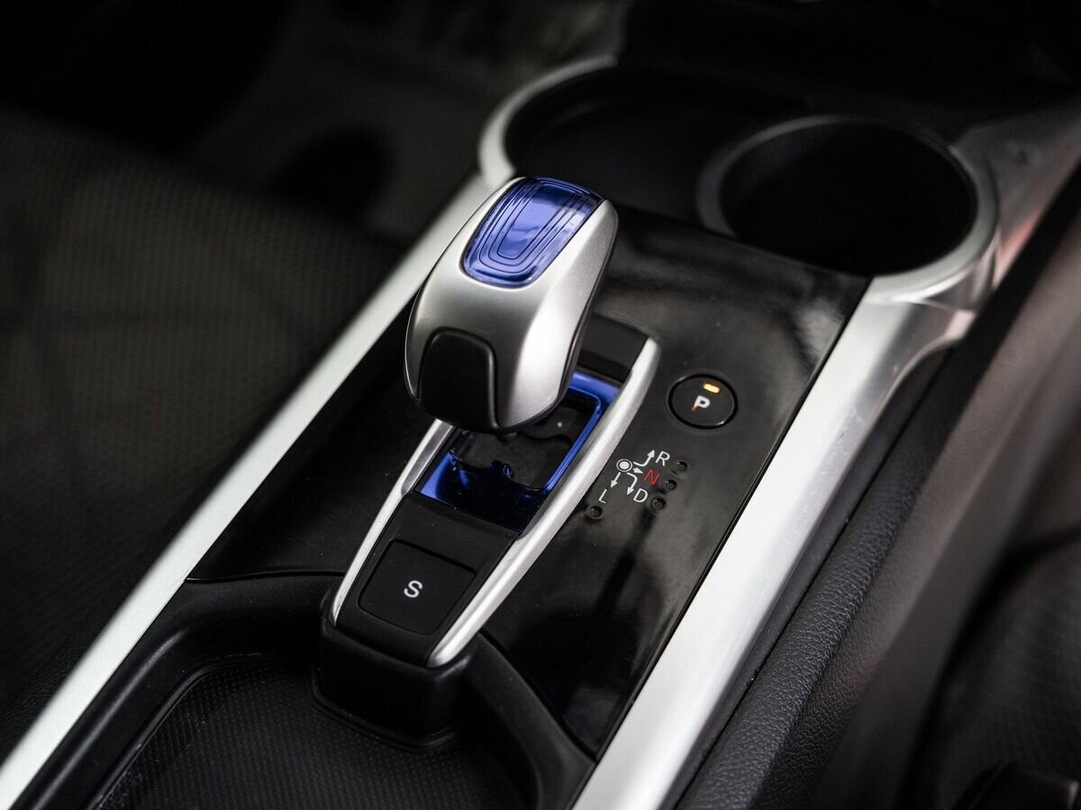 Honda Jade 2015 - фото автомобиля