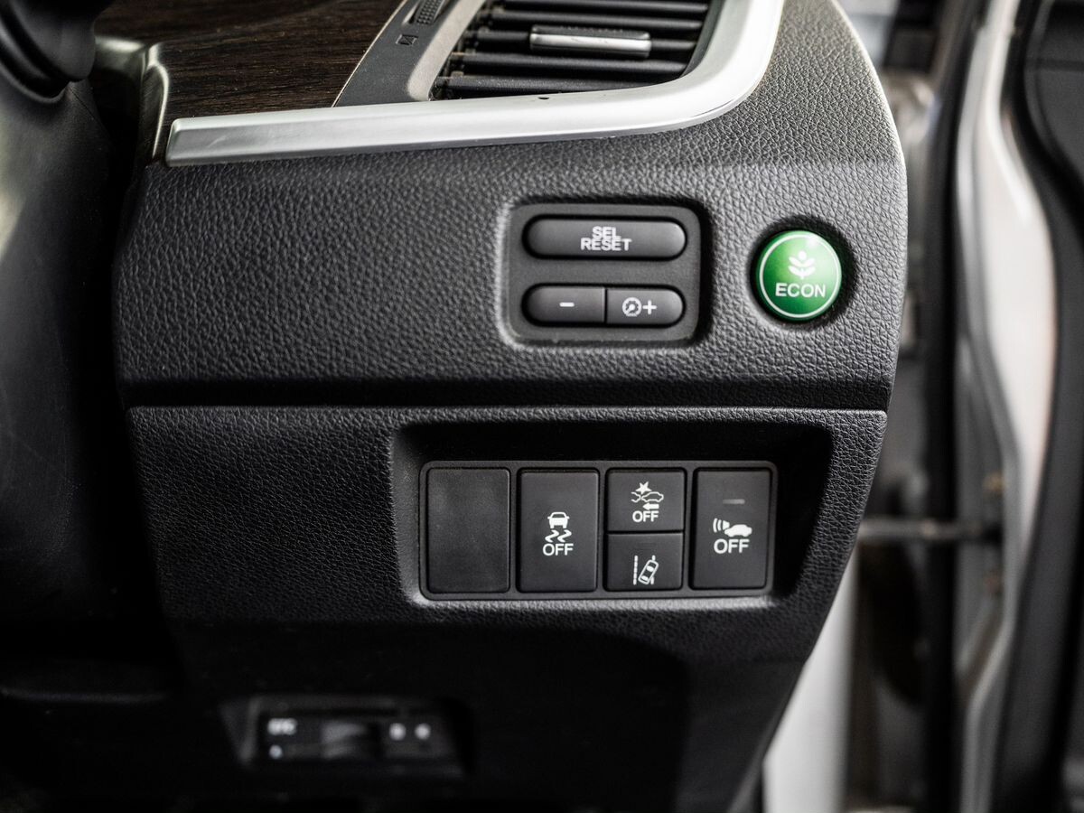 Honda Jade 2015 - фото автомобиля