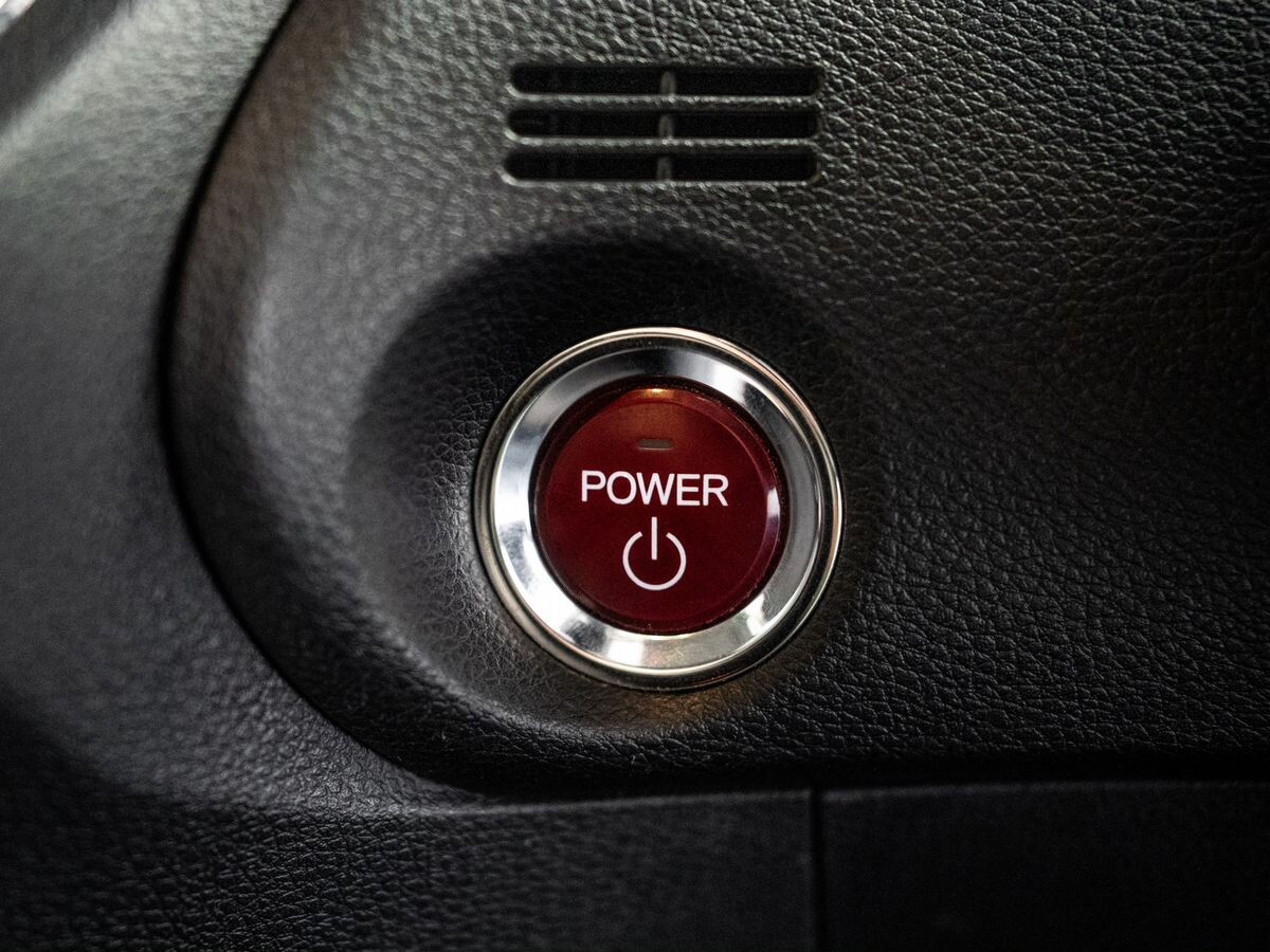 Honda Jade 2015 - фото автомобиля