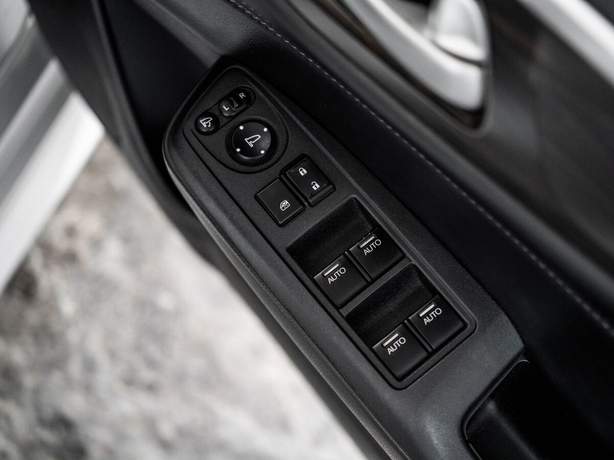 Honda Jade 2015 - фото автомобиля