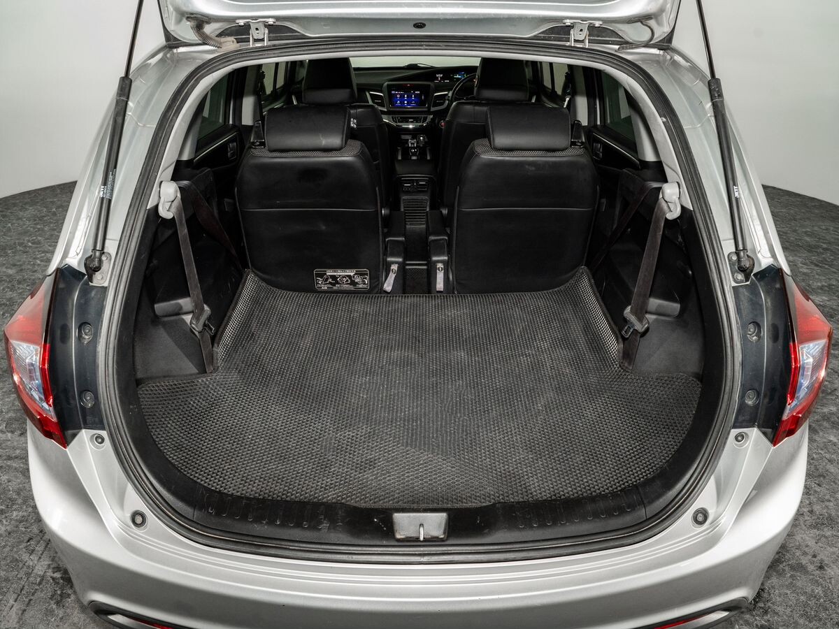 Honda Jade 2015 - фото автомобиля