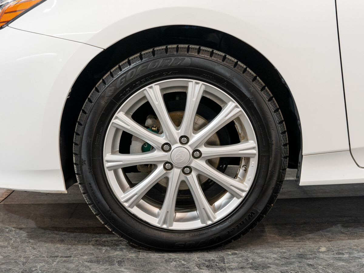 Toyota Prius 2019 - фото автомобиля