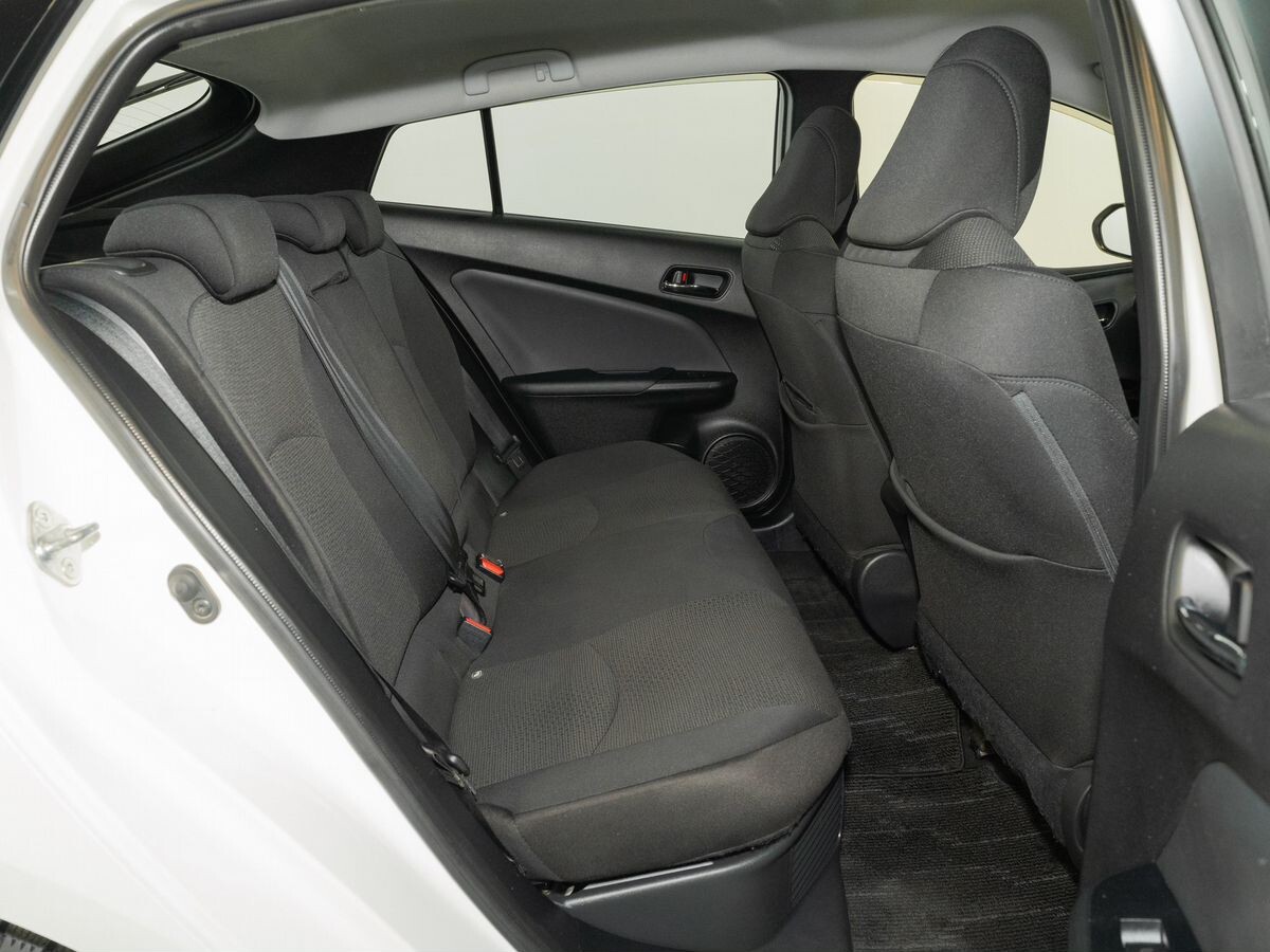 Toyota Prius 2019 - фото автомобиля