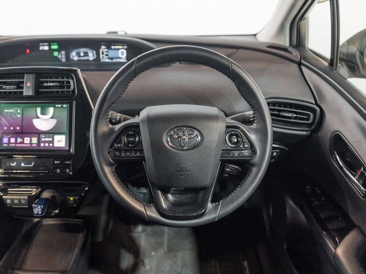 Toyota Prius 2019 - фото автомобиля