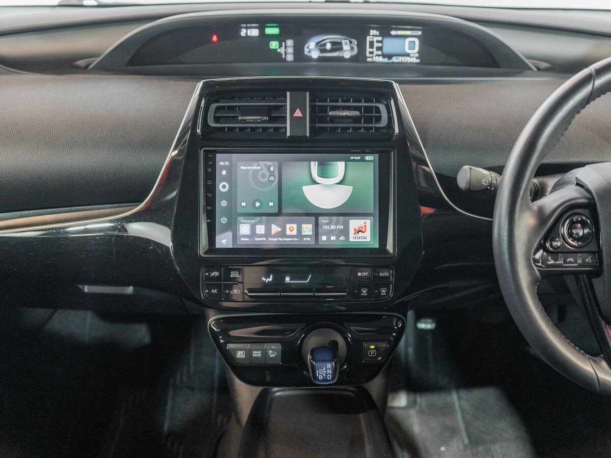 Toyota Prius 2019 - фото автомобиля