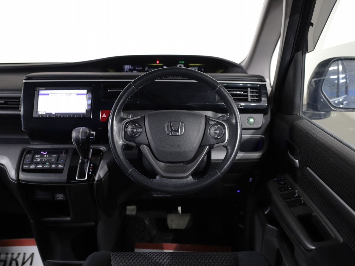 Honda Stepwgn 2015 - фото автомобиля