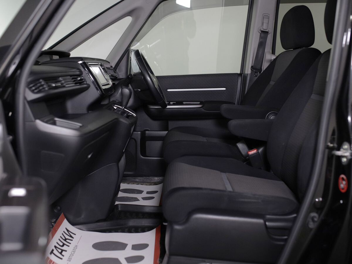 Honda Stepwgn 2015 - фото автомобиля