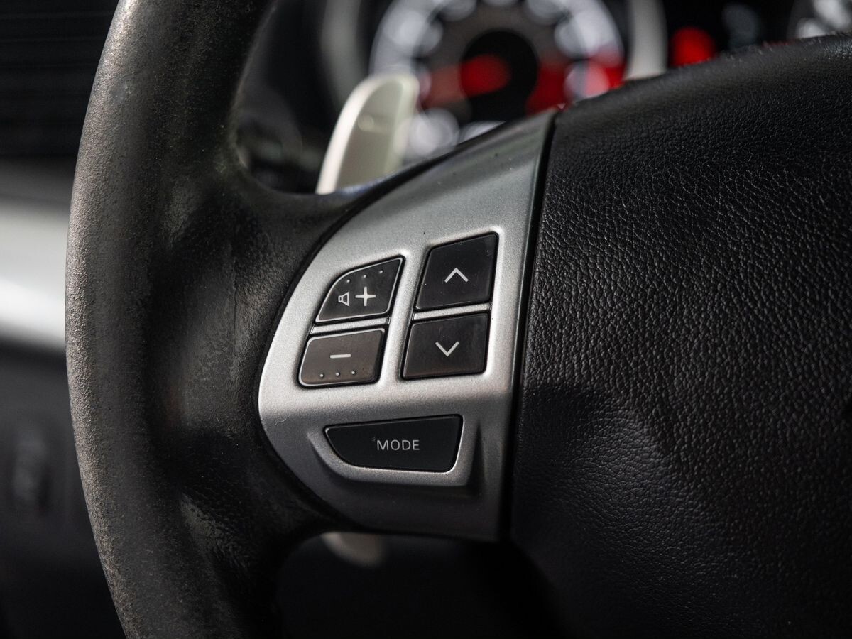 Mitsubishi Lancer 2011 - фото автомобиля