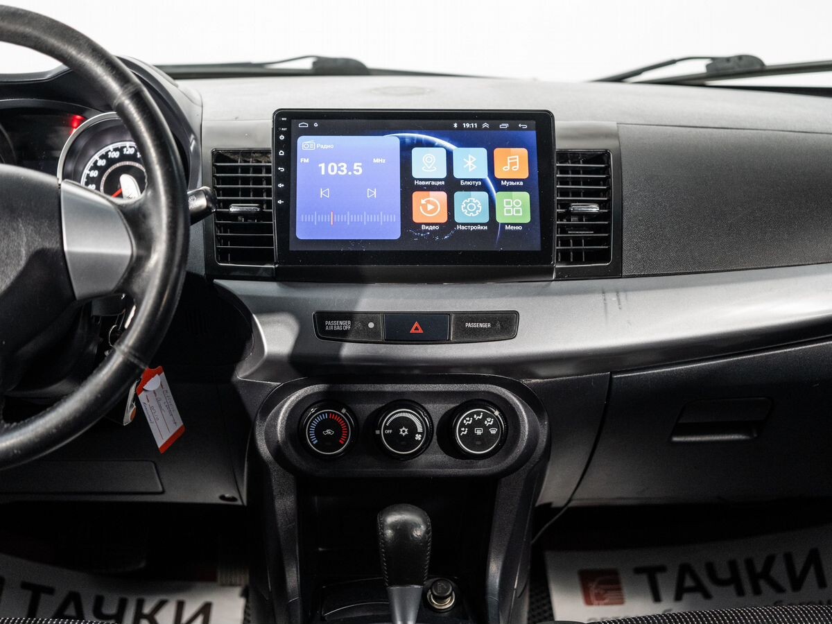 Mitsubishi Lancer 2011 - фото автомобиля