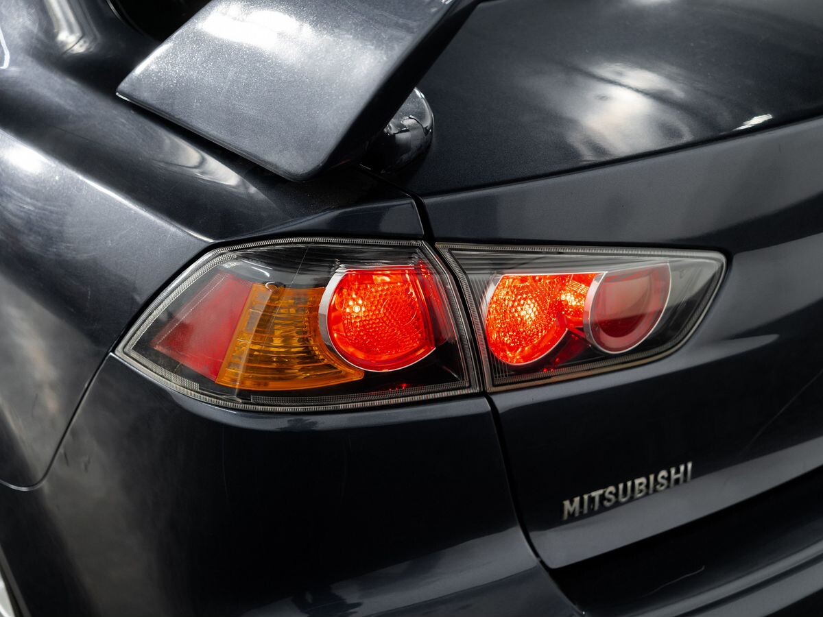 Mitsubishi Lancer 2011 - фото автомобиля