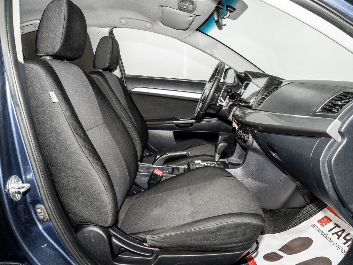 Mitsubishi Lancer 2011 - фото автомобиля