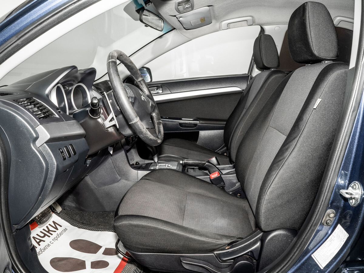Mitsubishi Lancer 2011 - фото автомобиля