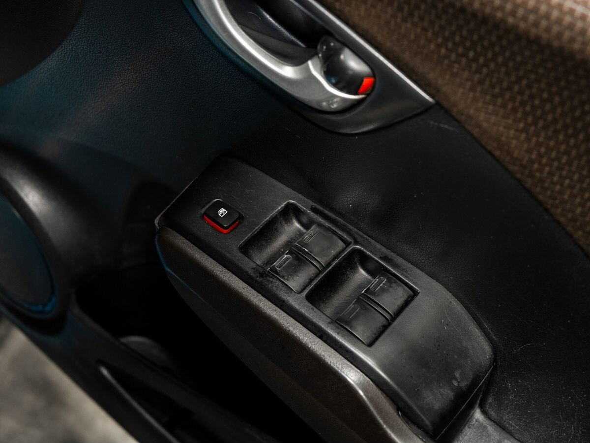 Honda Fit Shuttle 2011 - фото автомобиля