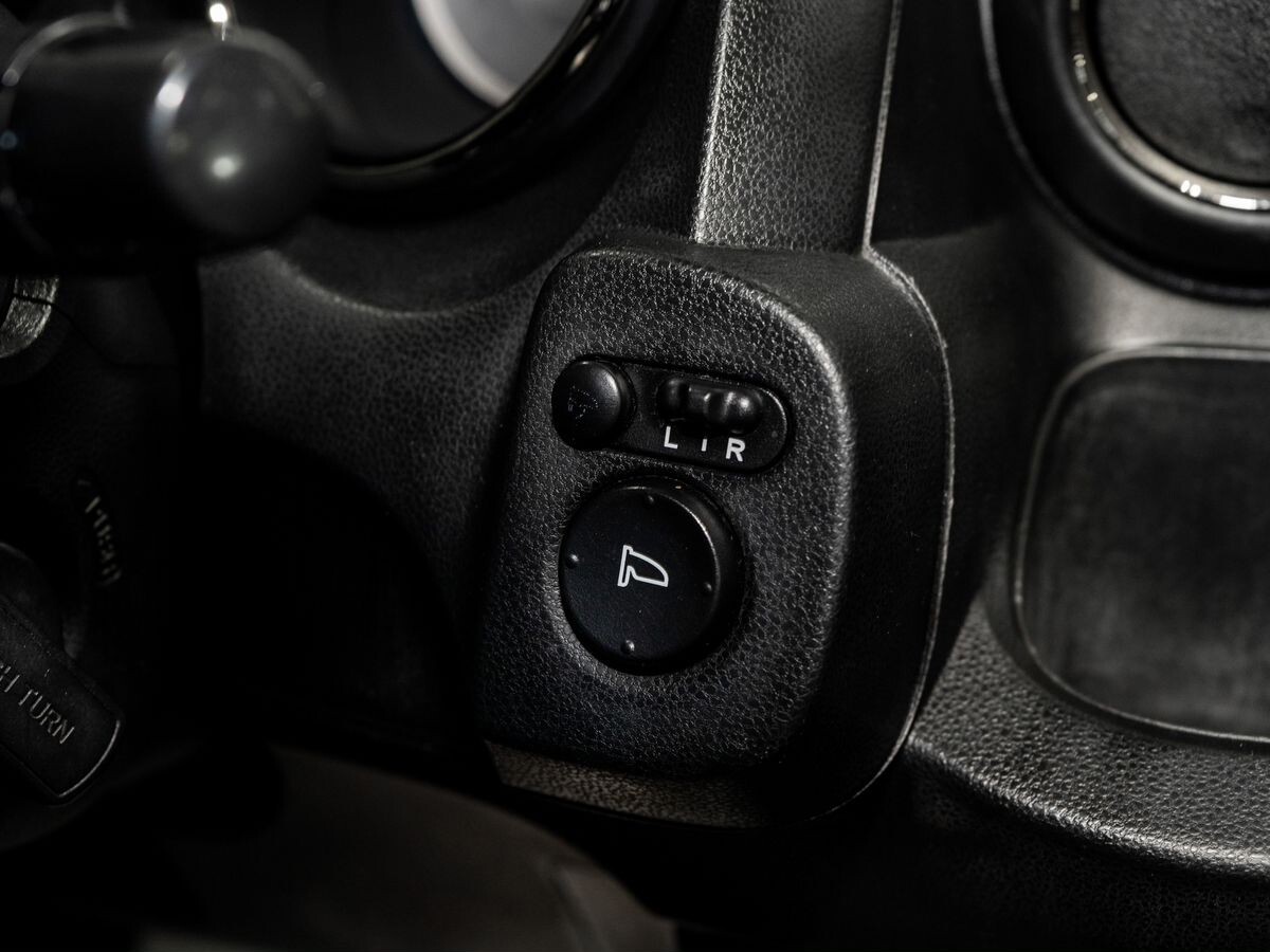 Honda Fit Shuttle 2011 - фото автомобиля