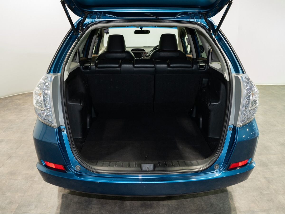 Honda Fit Shuttle 2011 - фото автомобиля