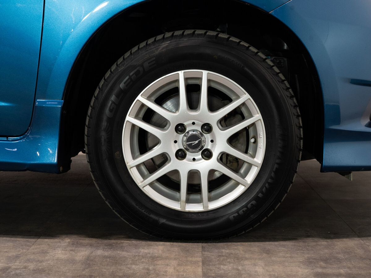 Honda Fit Shuttle 2011 - фото автомобиля