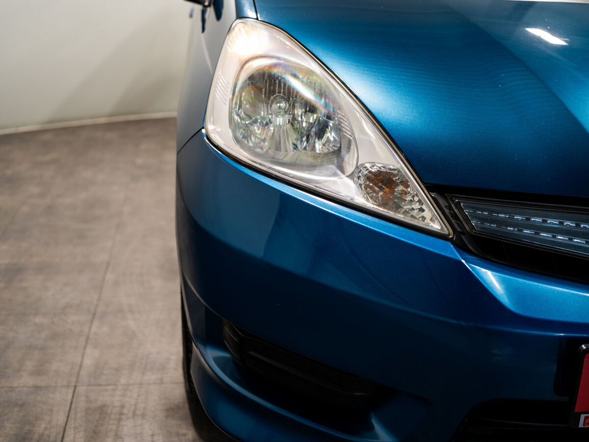 Honda Fit Shuttle 2011 - фото автомобиля