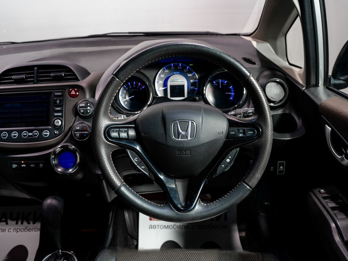 Honda Fit Shuttle 2011 - фото автомобиля