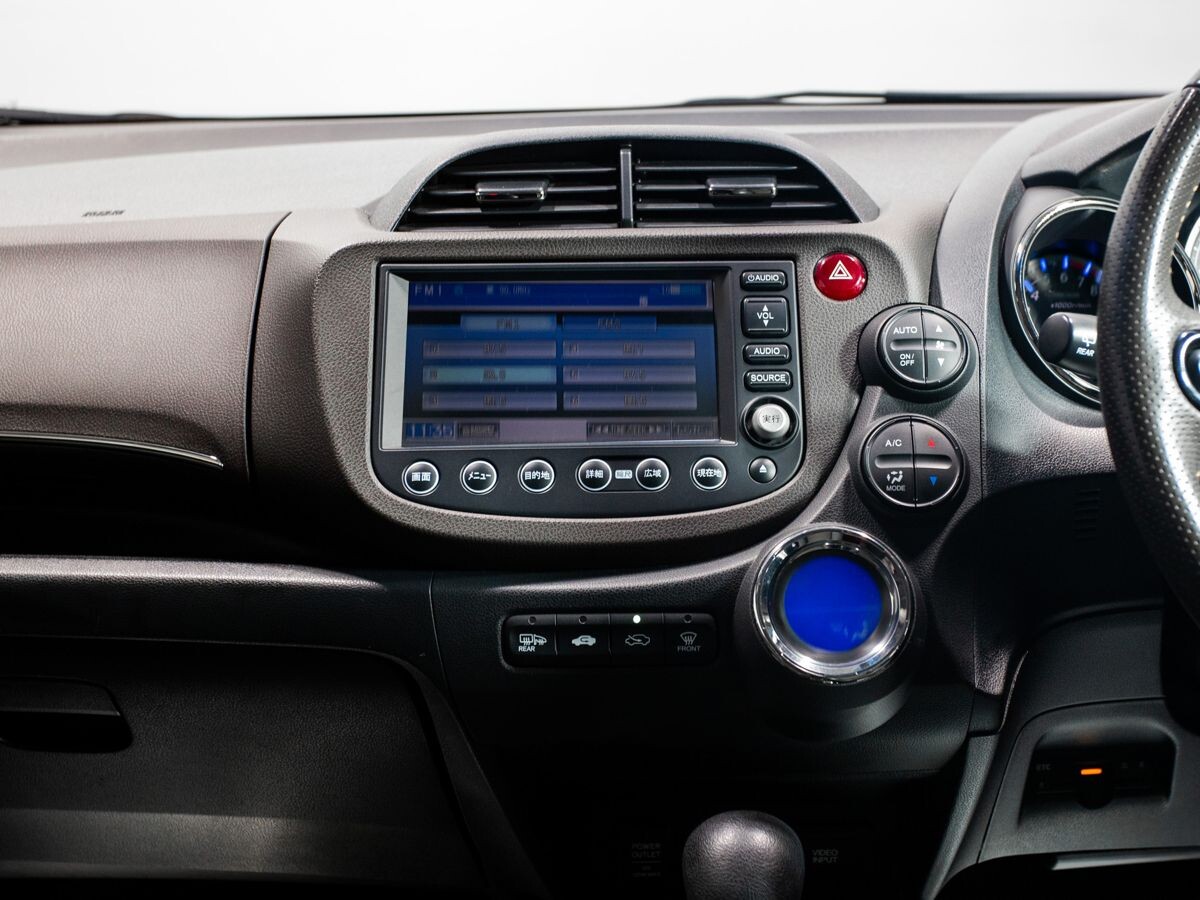 Honda Fit Shuttle 2011 - фото автомобиля