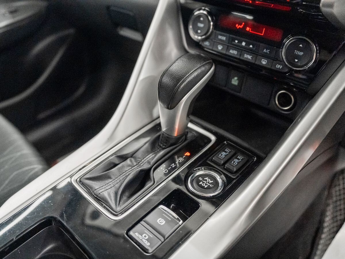 Mitsubishi Eclipse Cross 2018 - фото автомобиля